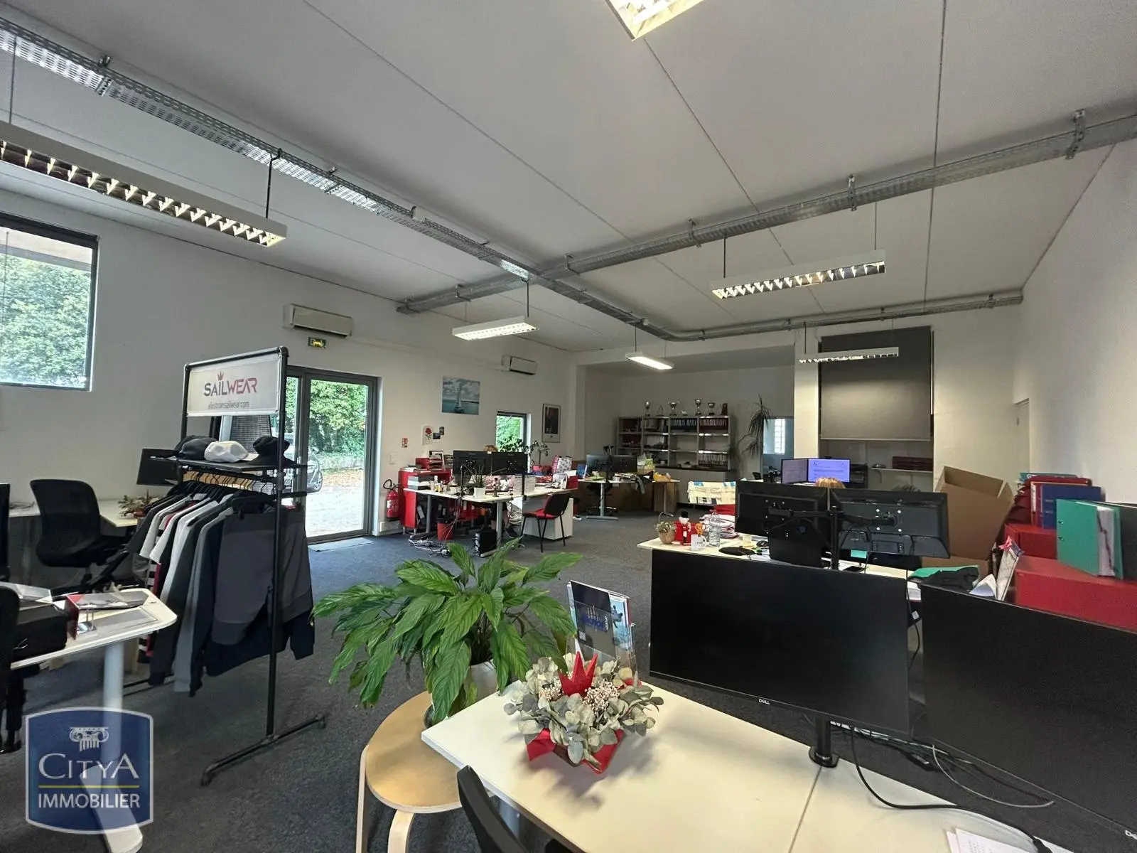 Photo 4 Local Commercial 560m²