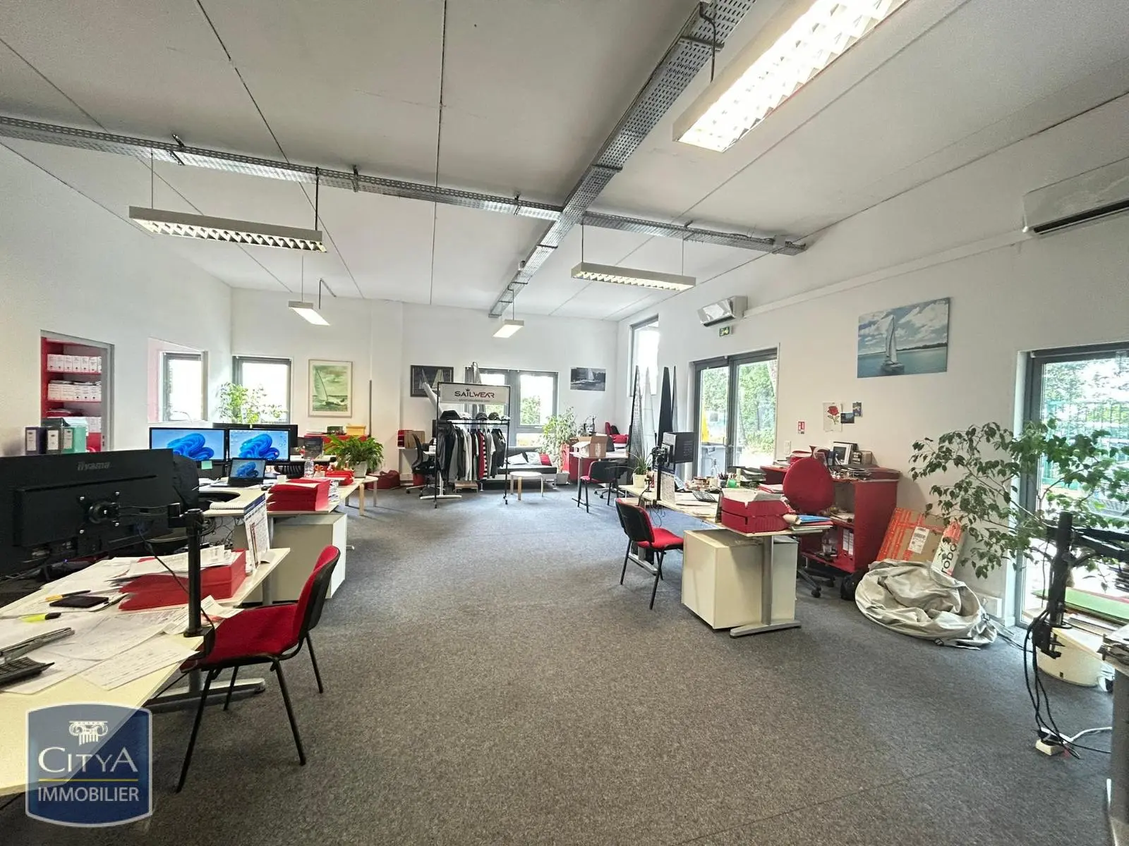 Photo 3 Local Commercial 560m²
