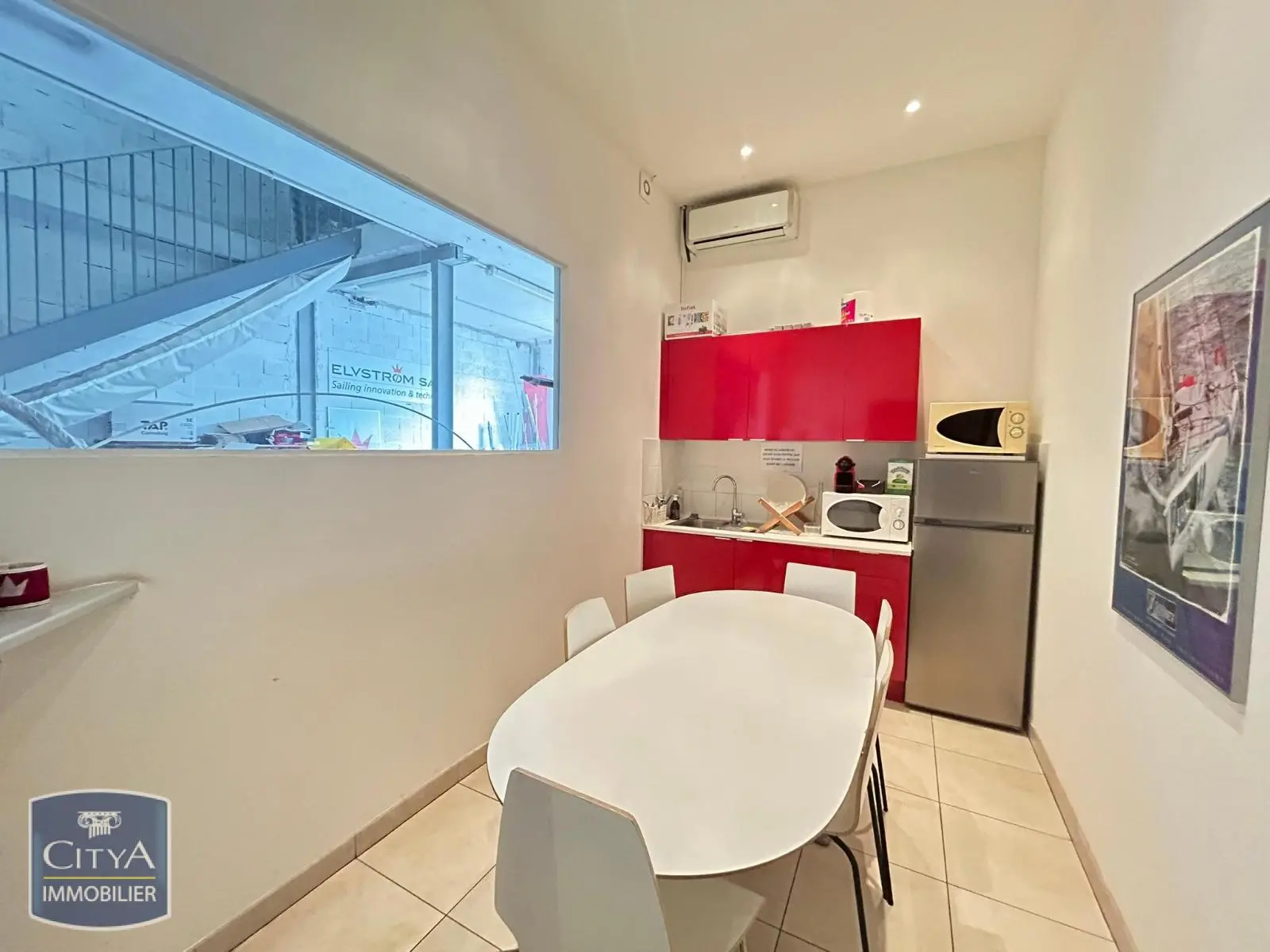 Photo 9 Local Commercial 560m²