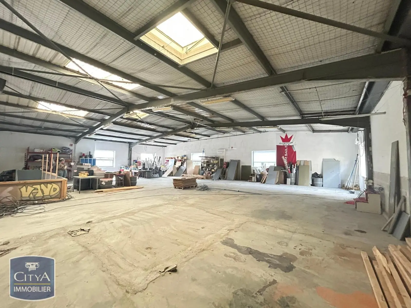 Photo 14 Local Commercial 560m²