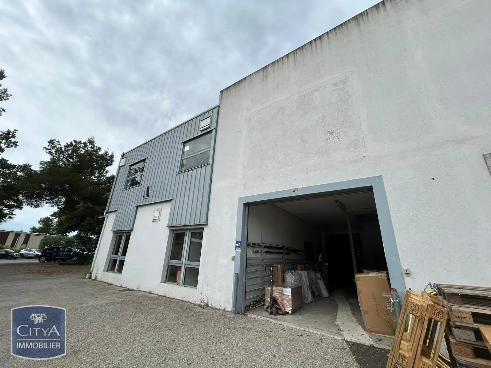 Photo 2 Local Commercial 560m²