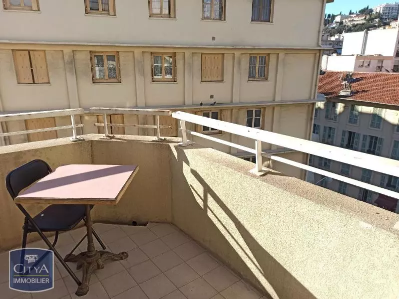 Illustration pour Appartement 1 pièce 28m² Photo Appartement 1 pièce 28m²