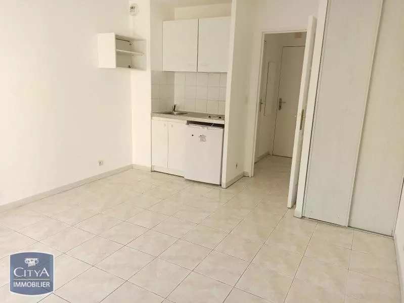 Photo 3 Appartement 1 pièce 19.82m²