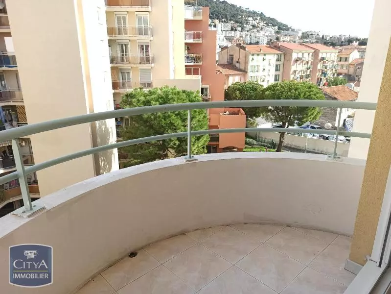 Photo 2 Appartement 1 pièce 19.82m²