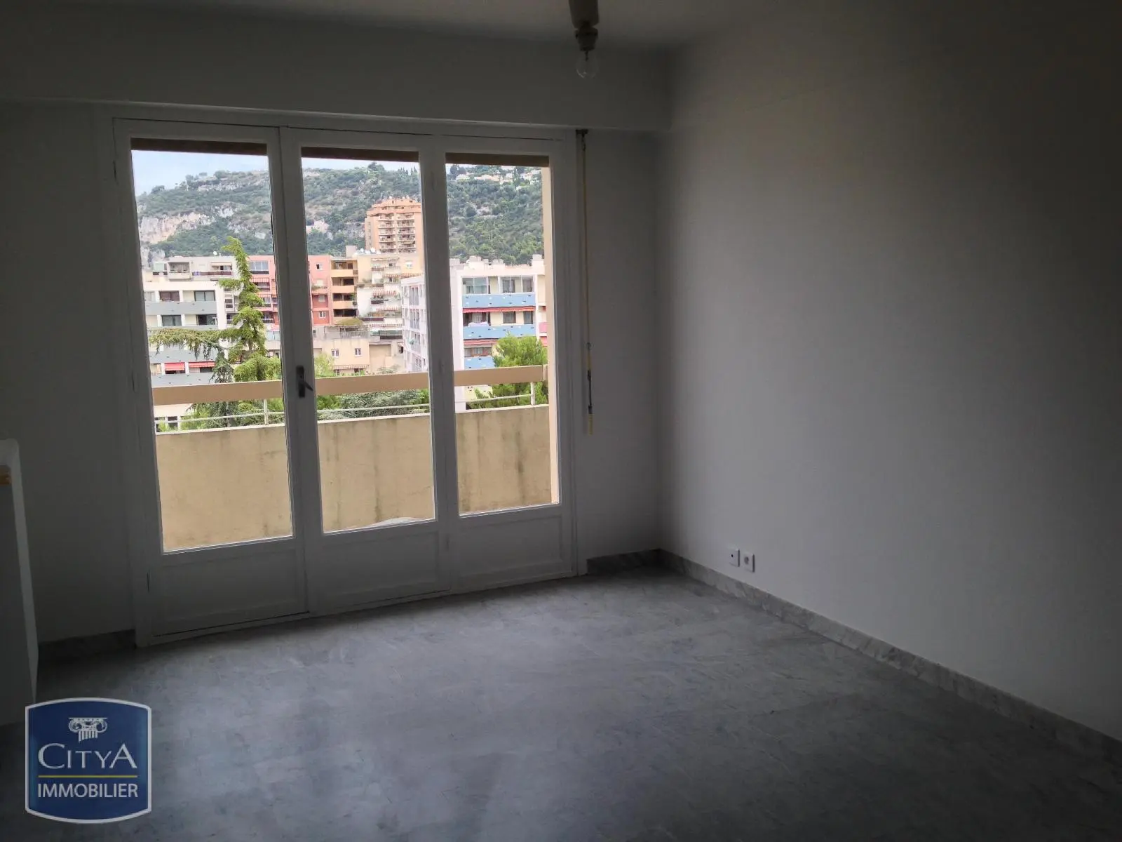 Photo 1 Appartement 1 pièce 27.48m²
