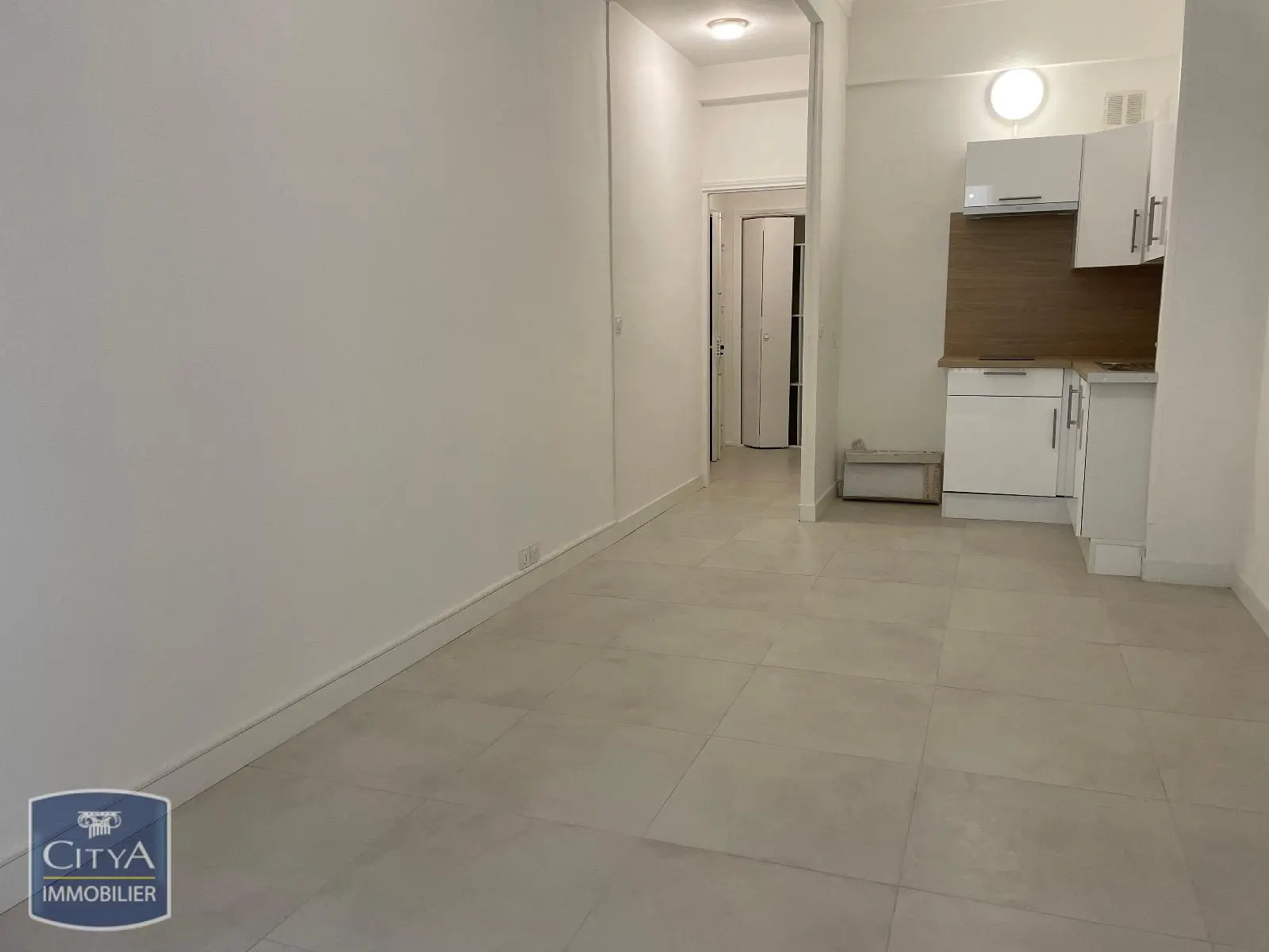 Photo 3 Appartement 1 pièce 27.11m²