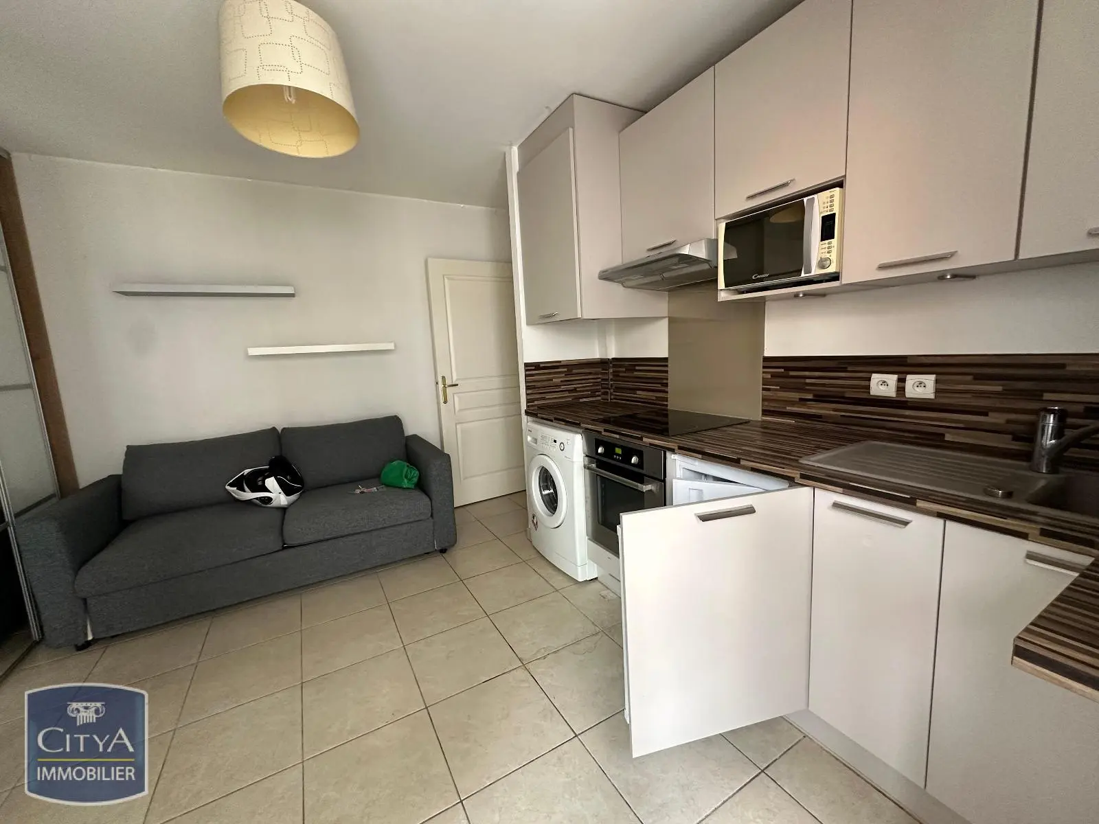 Photo 1 Appartement 1 pièce 18.76m²