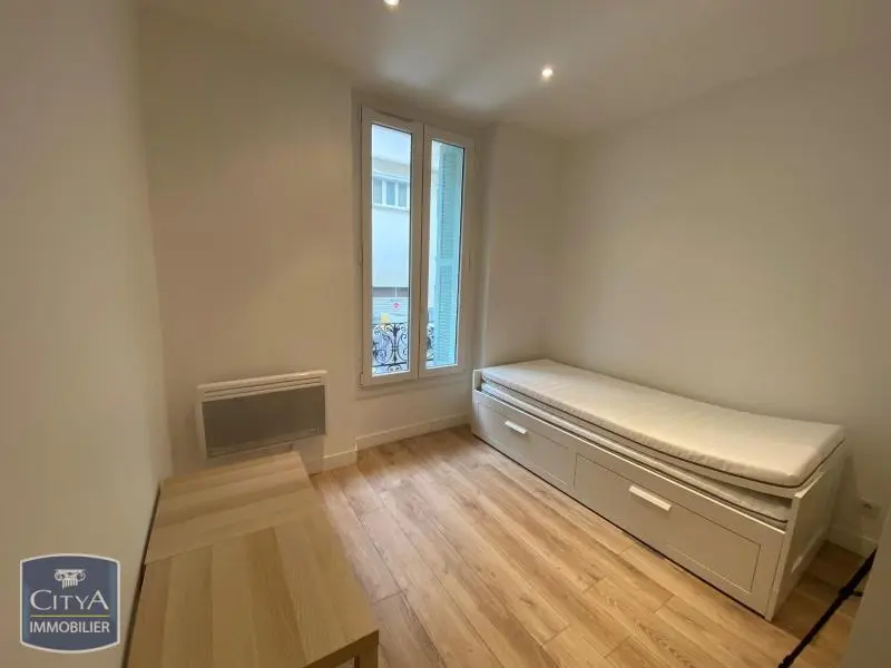Photo 1 Appartement 1 pièce 14.08m²