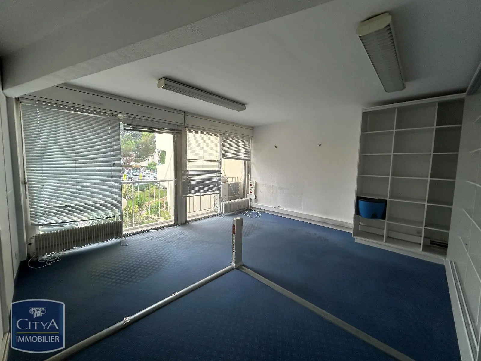 Photo 3 Local Commercial 100m²