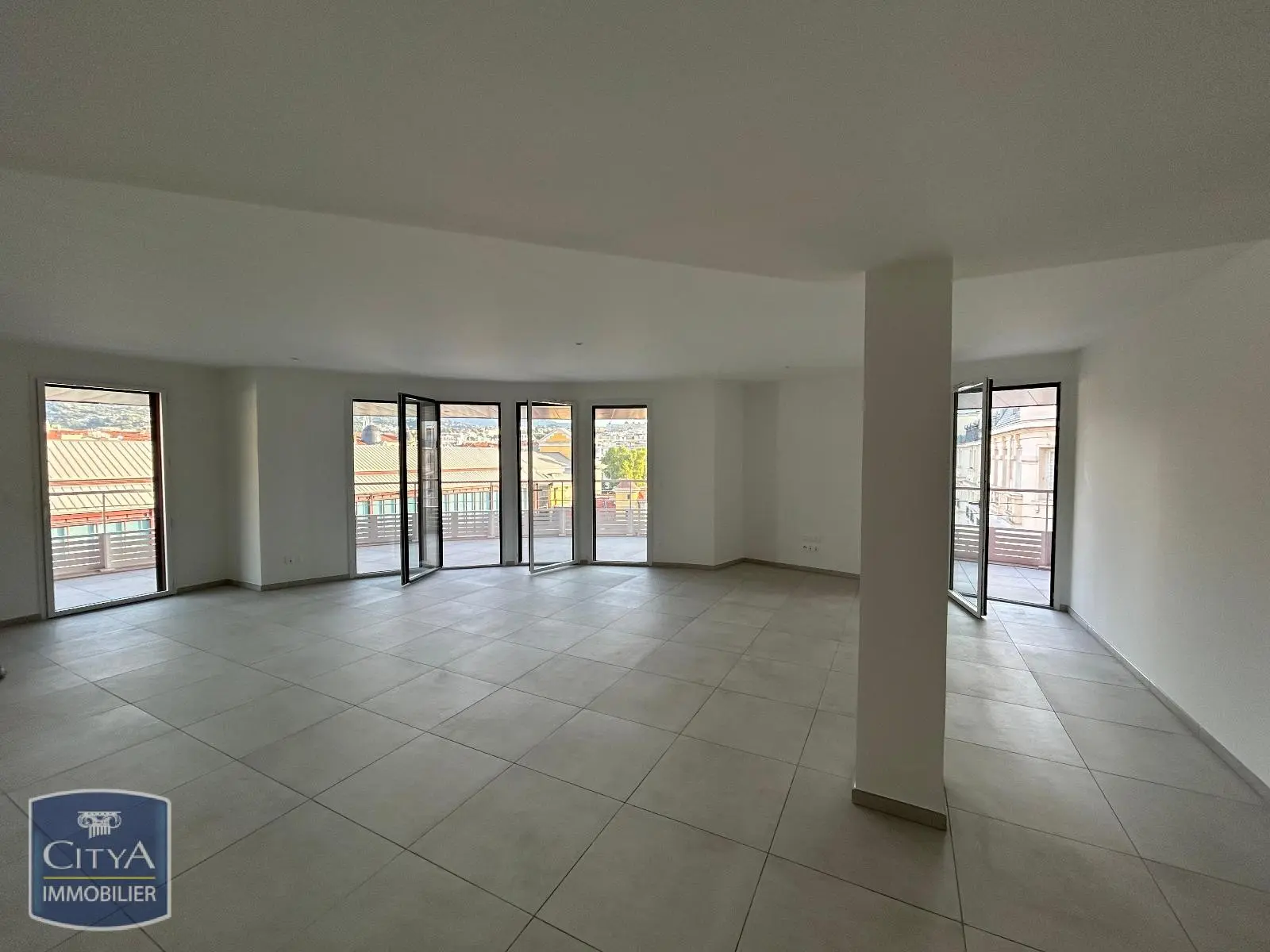 Photo 1 Appartement 3 pièces 92m²