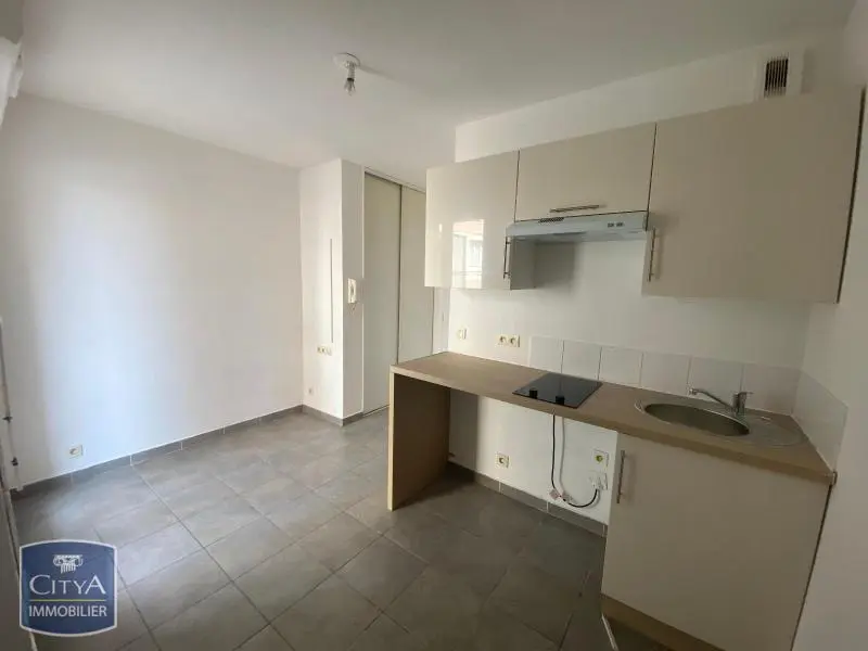 Photo 2 Appartement 1 pièce 13.79m²