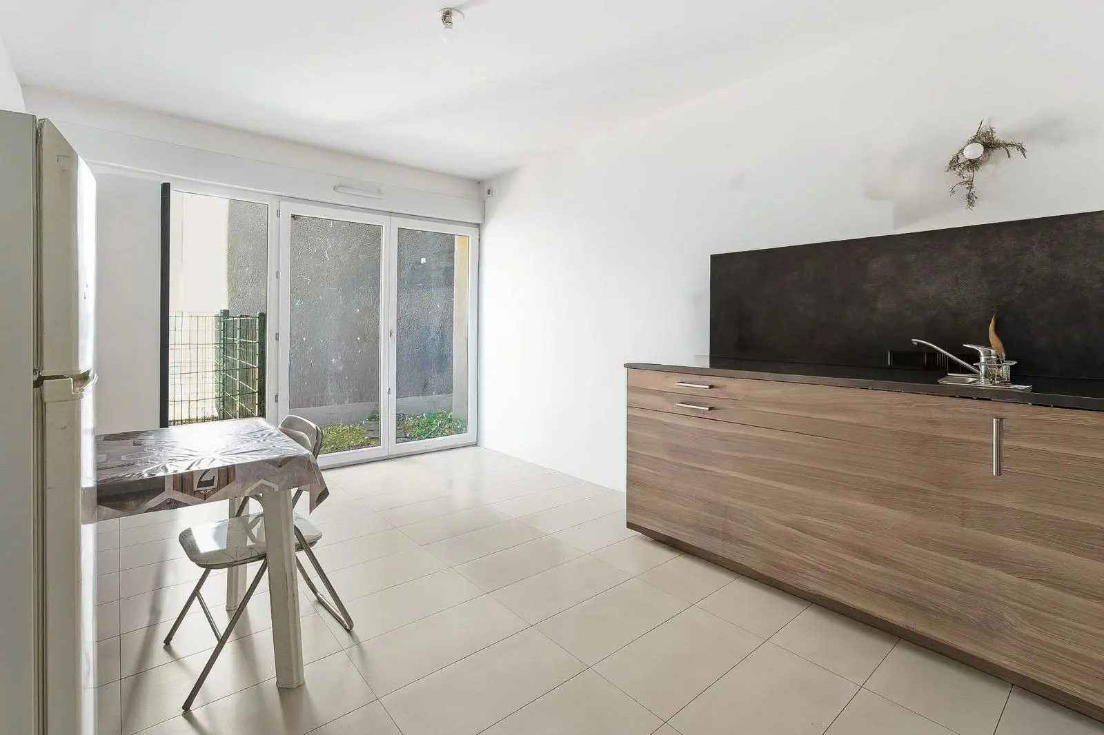 Photo 1 Appartement 1 pièce 24m²