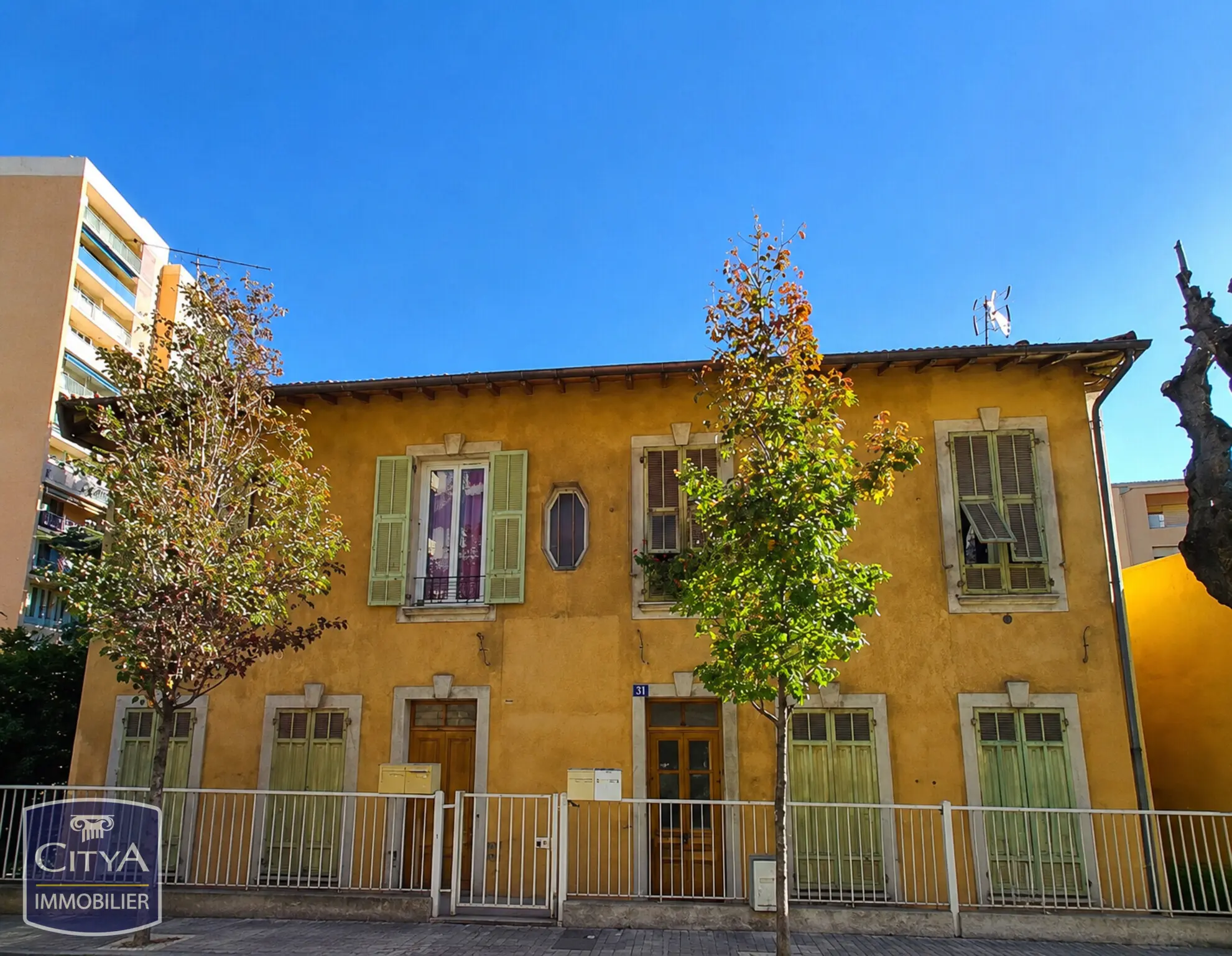 Photo 1 Immeuble 290m²
