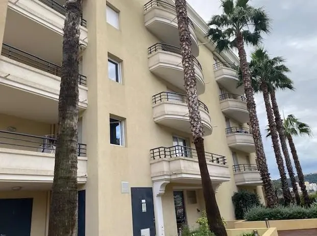 Photo 1 Appartement 1 pièce 25m²