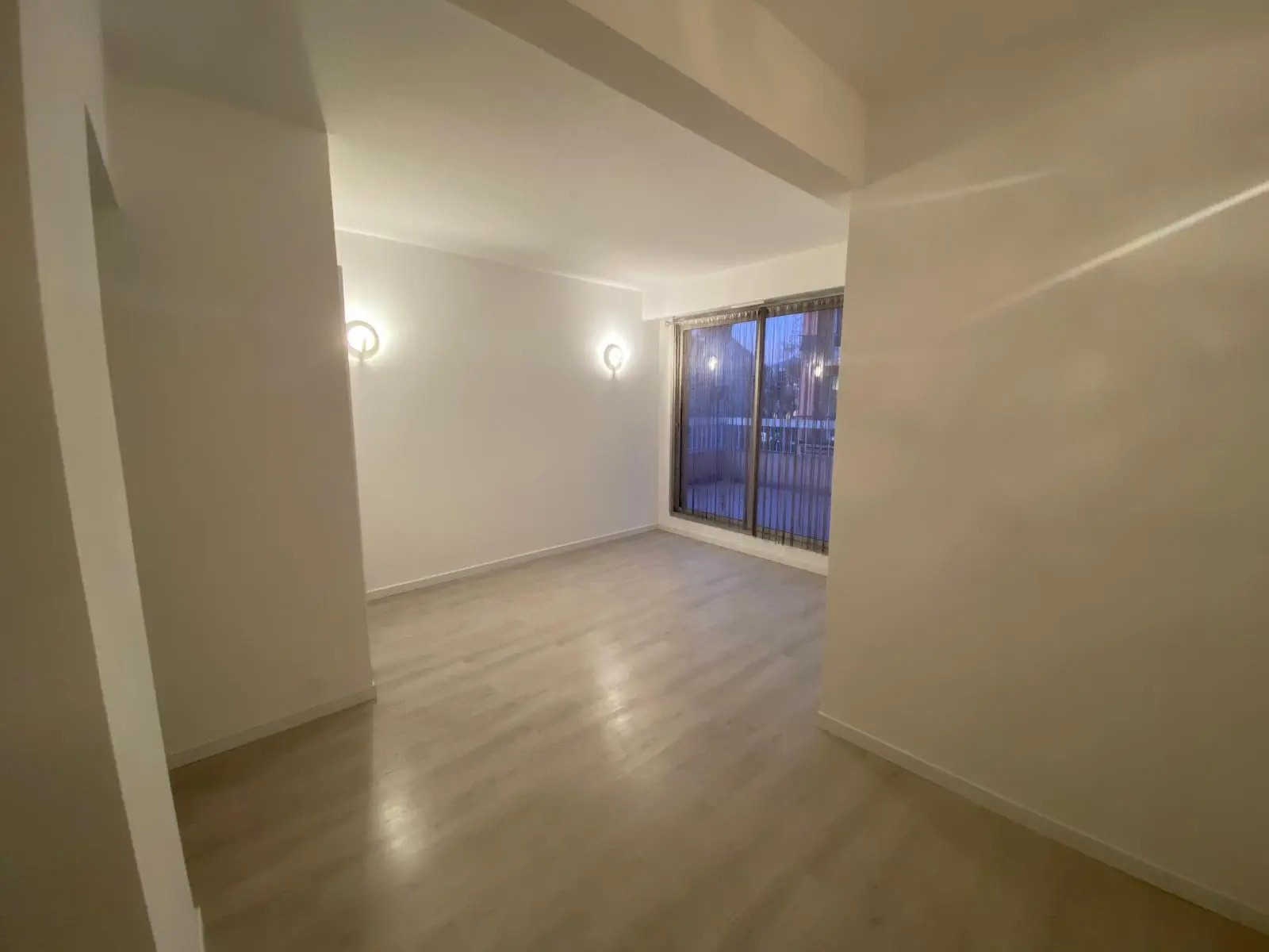 Photo 2 Appartement 1 pièce 24.68m²