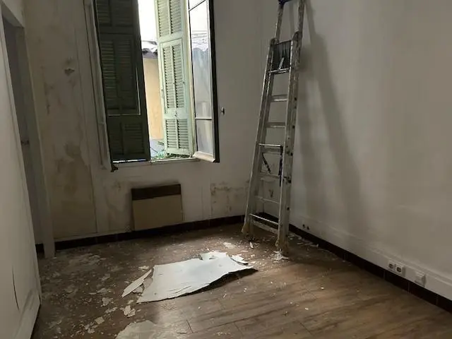 Photo 3 Local Commercial