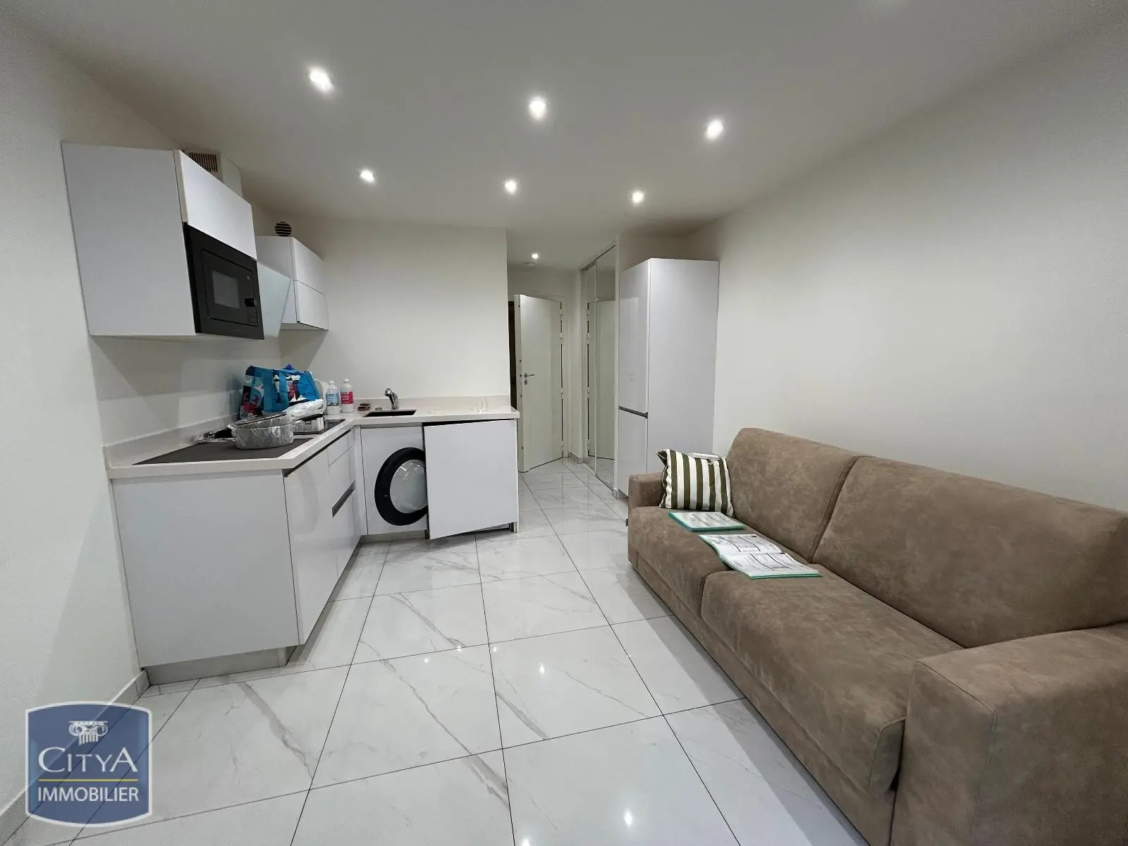 Photo 1 Appartement 1 pièce 16.59m²