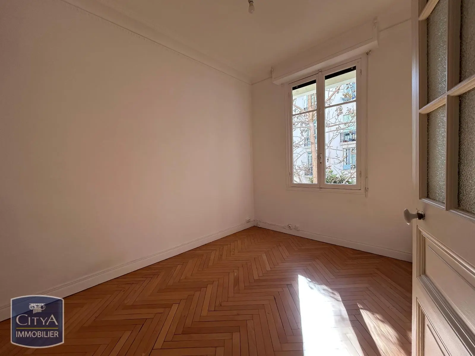Photo 2 Appartement 1 pièce 24.79m²