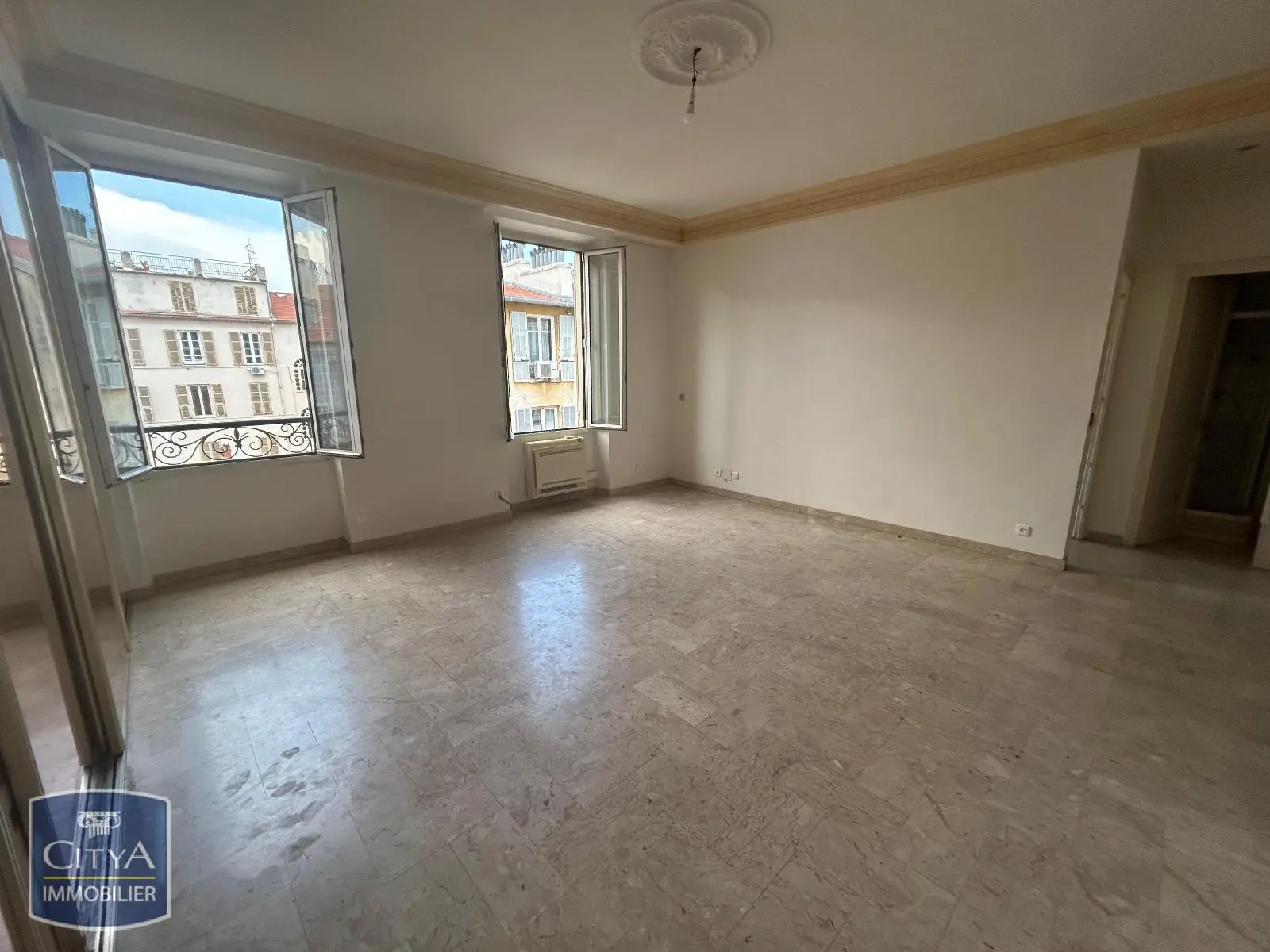 Photo 2 Appartement 4 pièces 103.96m²