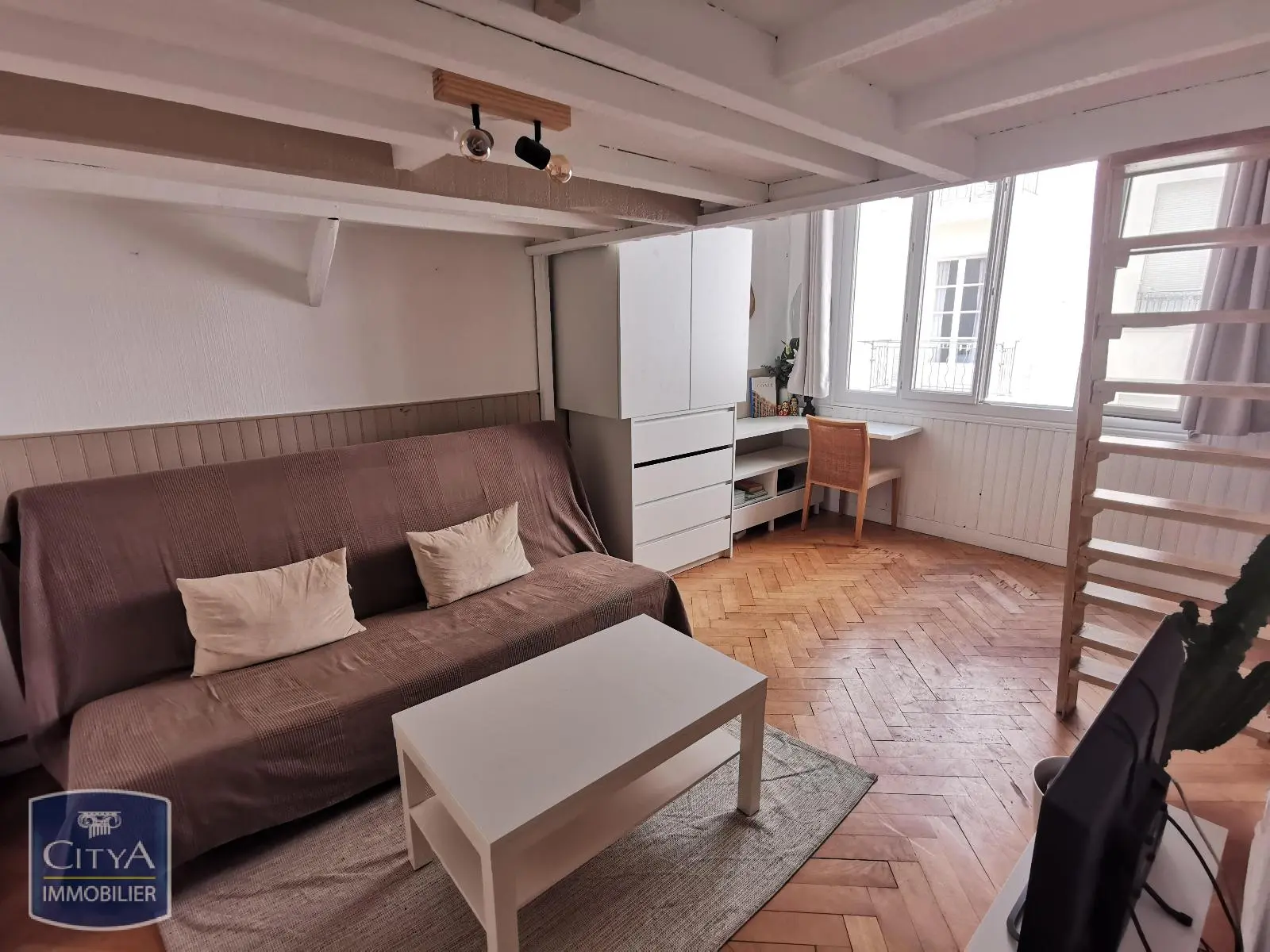 Photo 2 Appartement 1 pièce 28m²