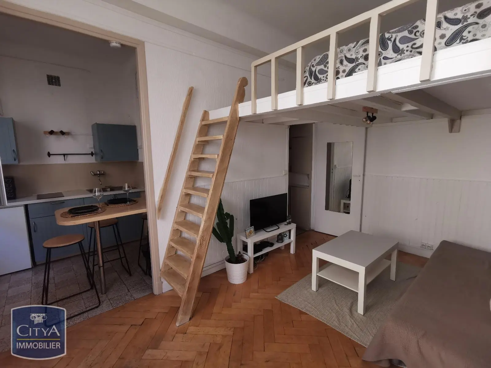 Photo 1 Appartement 1 pièce 28m²
