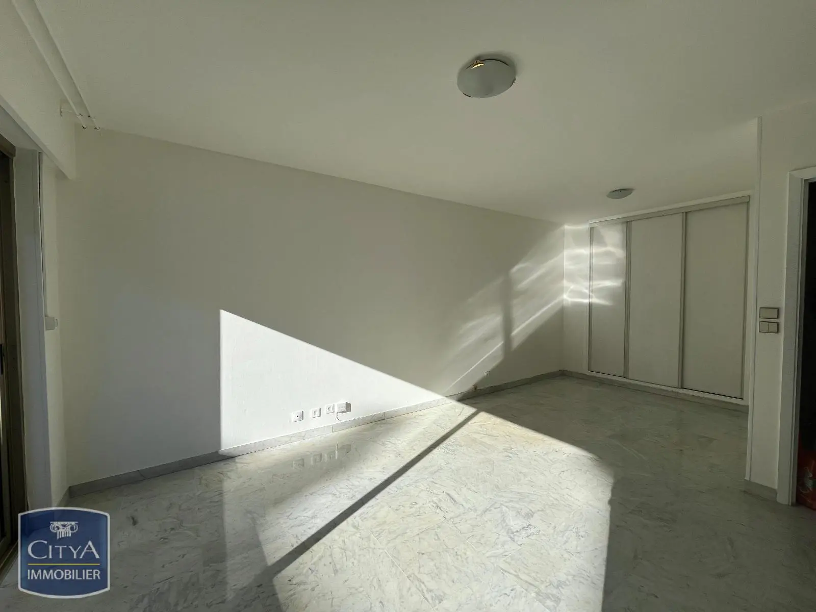 Photo 2 Appartement 1 pièce 35.56m²