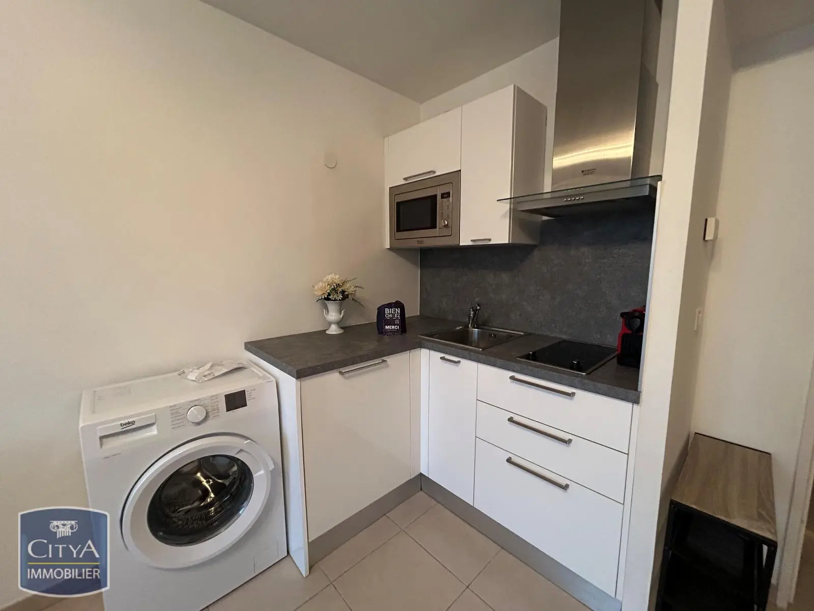 Photo 3 Appartement 1 pièce 20.83m²