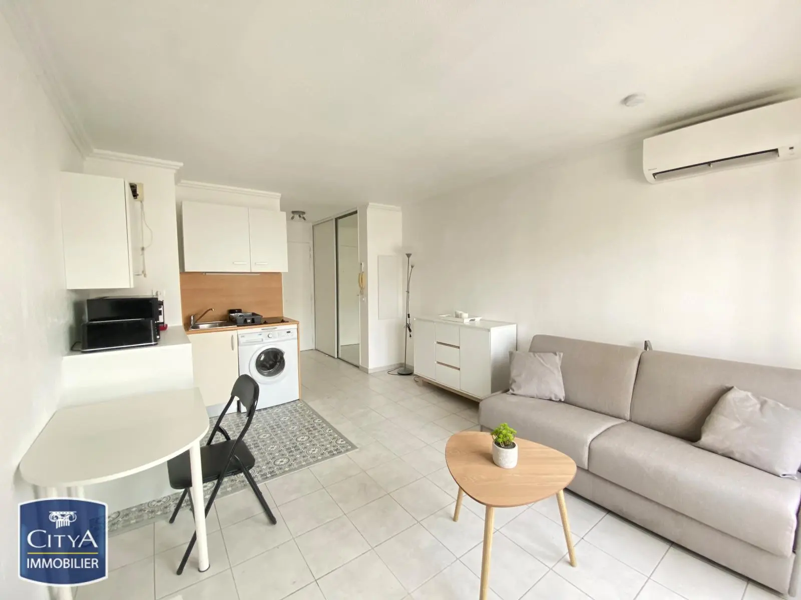 Photo 1 Appartement 1 pièce 20.56m²