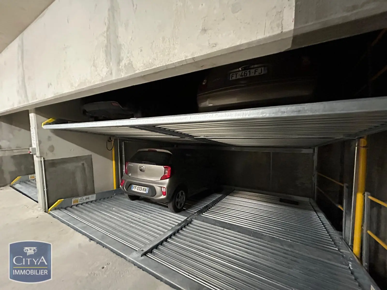 Photo 1 Parking