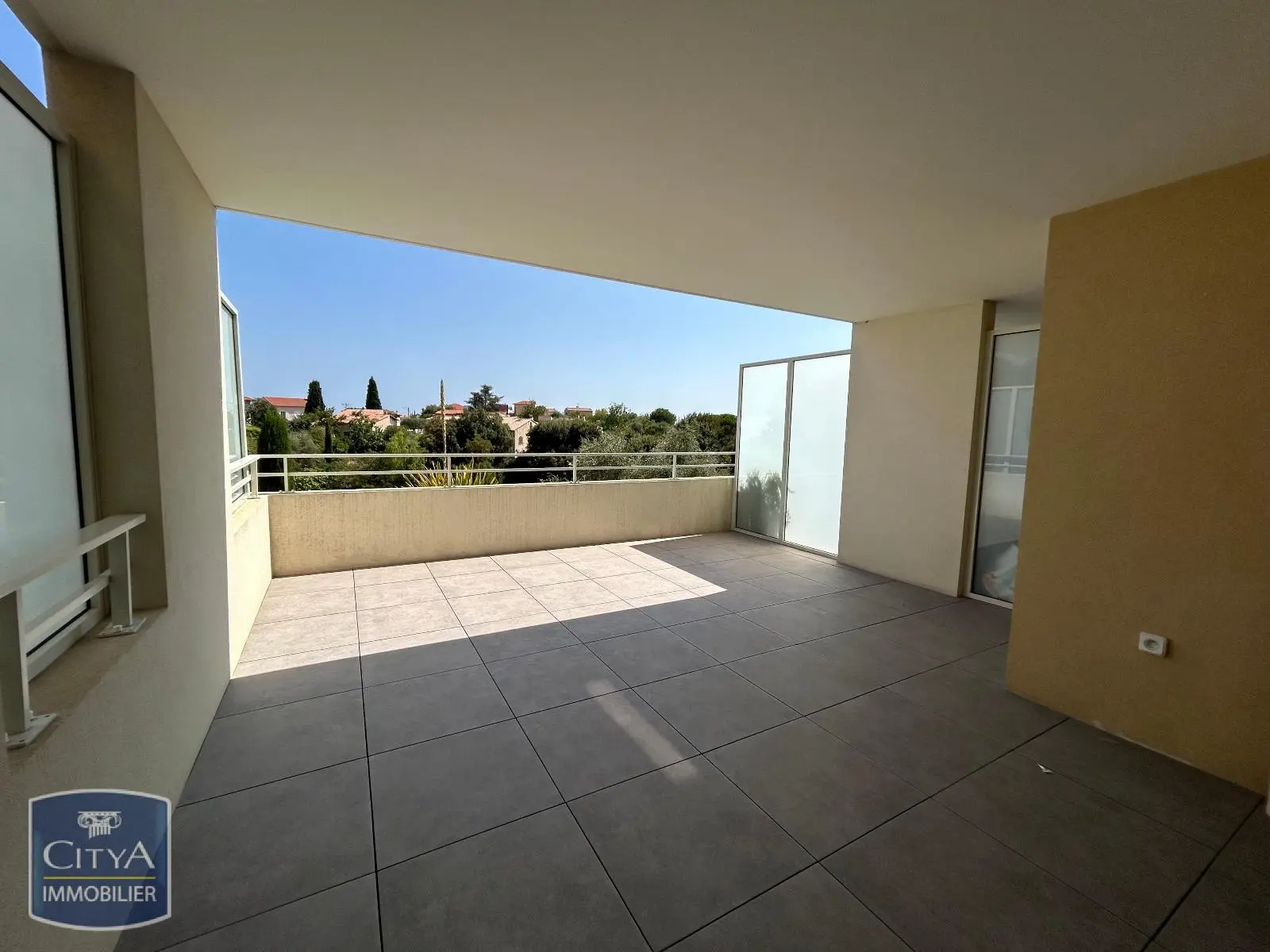 Photo 1 Appartement 1 pièce 23.5m²