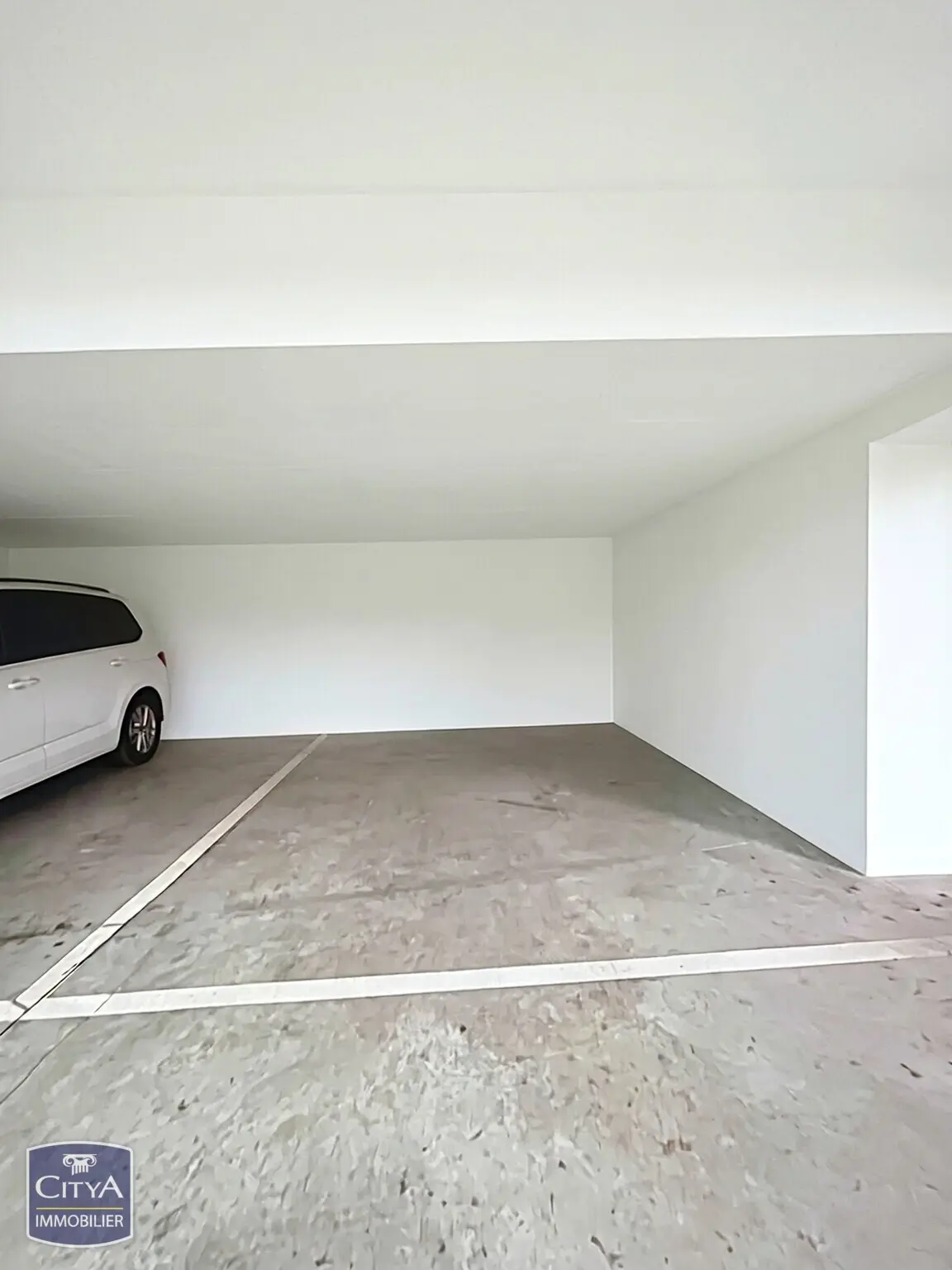 Photo 1 Parking 15m²