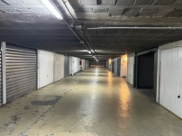 Photo 1 Parking