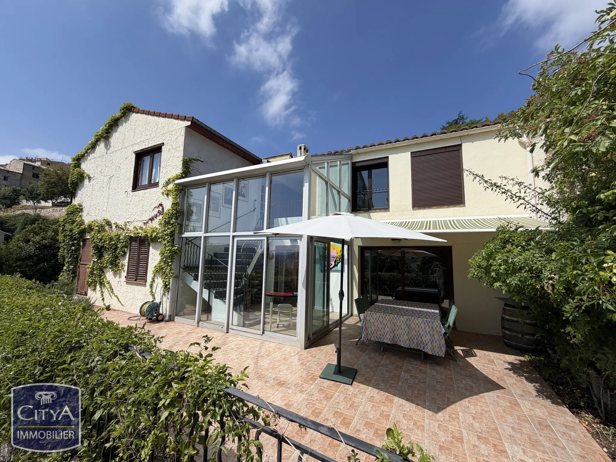 Photo 1 Maison 4 pièces 143.8m²