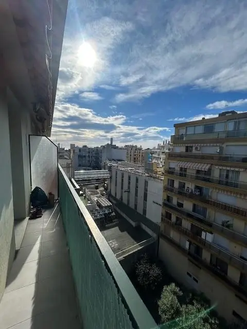 Photo 1 Appartement 1 pièce 27m²