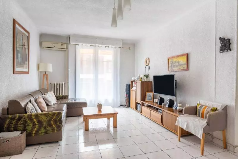 Illustration pour Appartement 4 pièces 77m² Photo Appartement 4 pièces 77m²