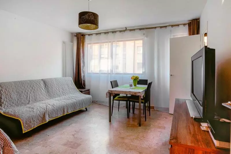 Illustration pour Appartement 1 pièce 30m² Photo Appartement 1 pièce 30m²
