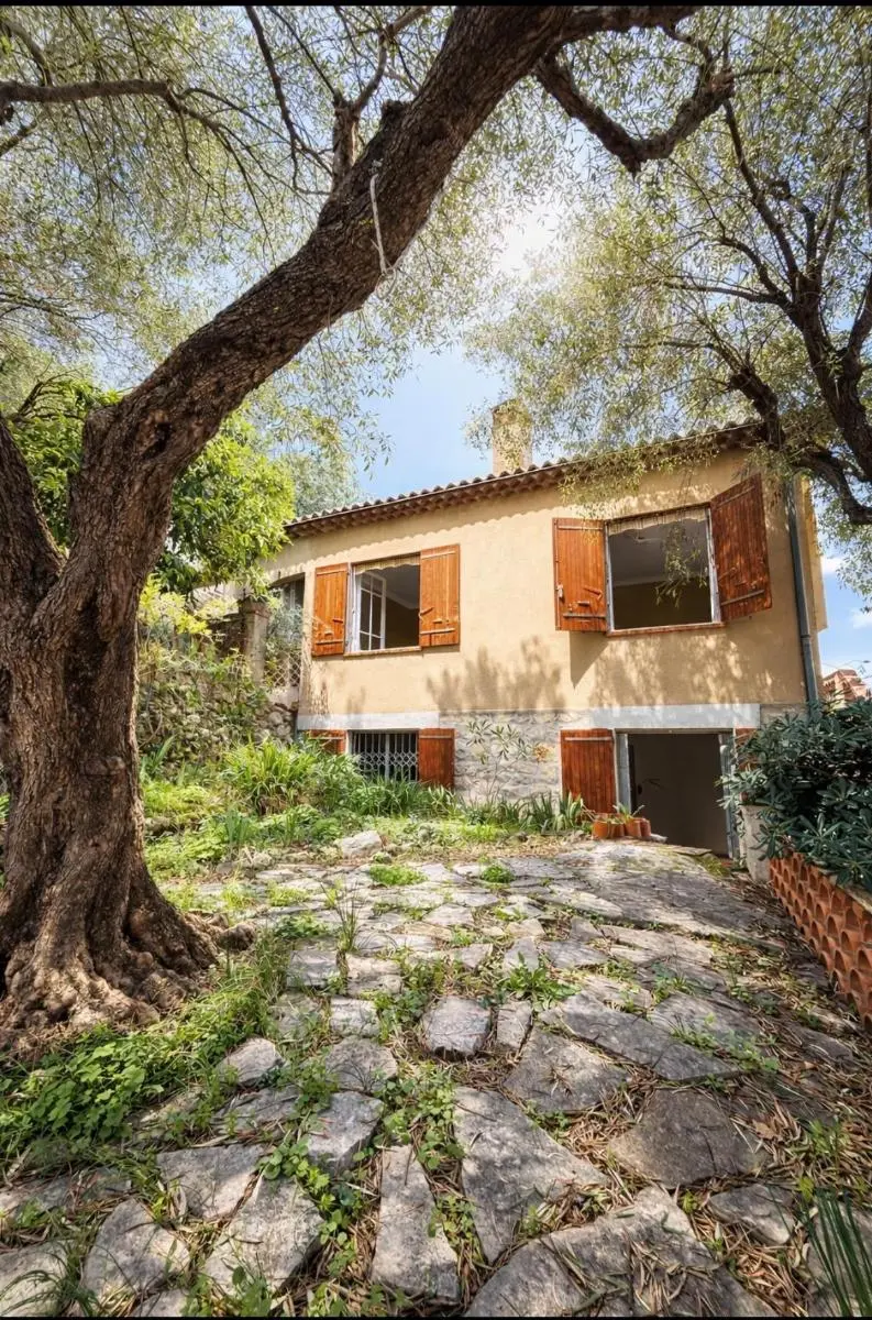 Photo 1 Maison 5 pièces 138m²