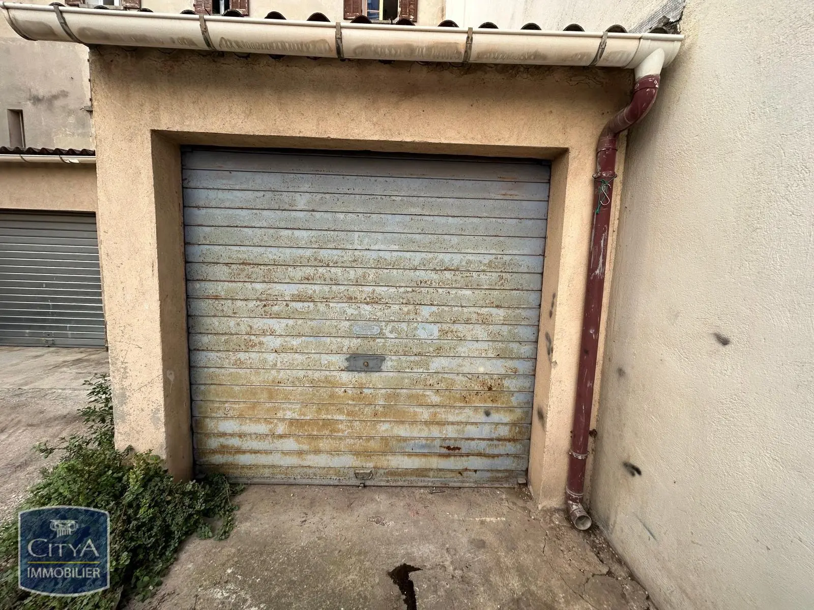 Photo 1 Parking