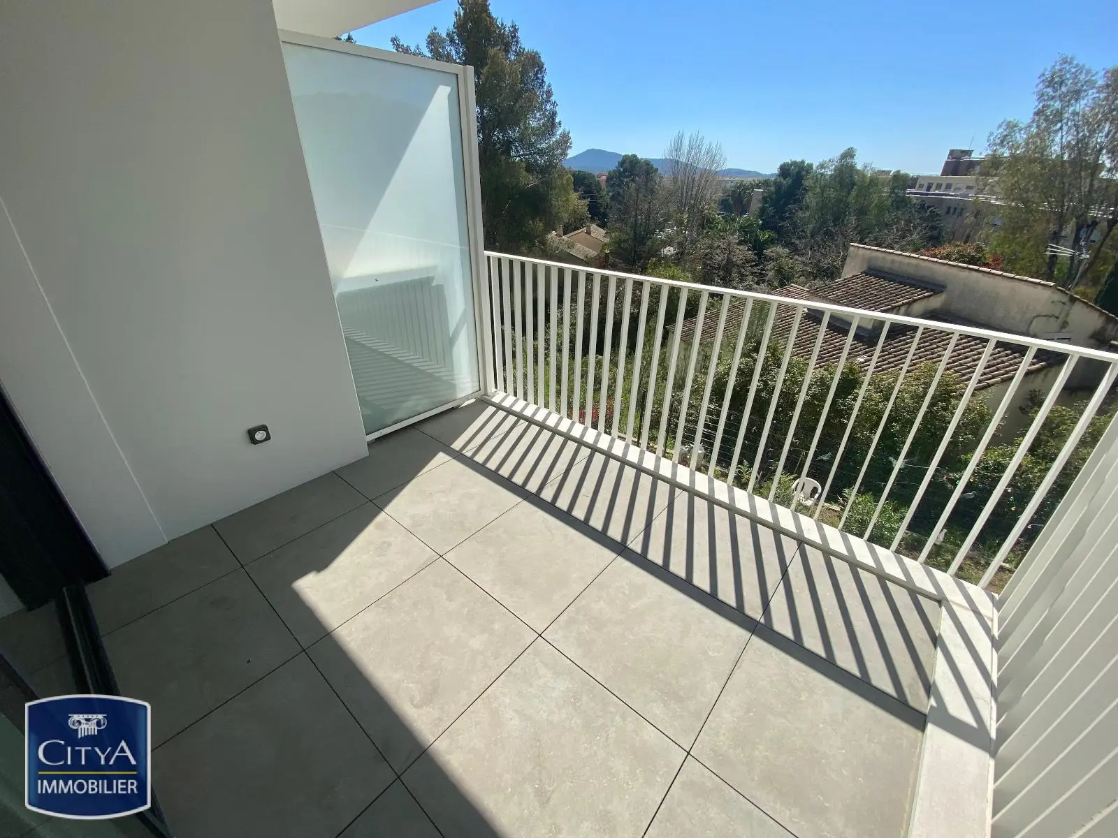 Photo 2 Appartement 1 pièce 27.99m²