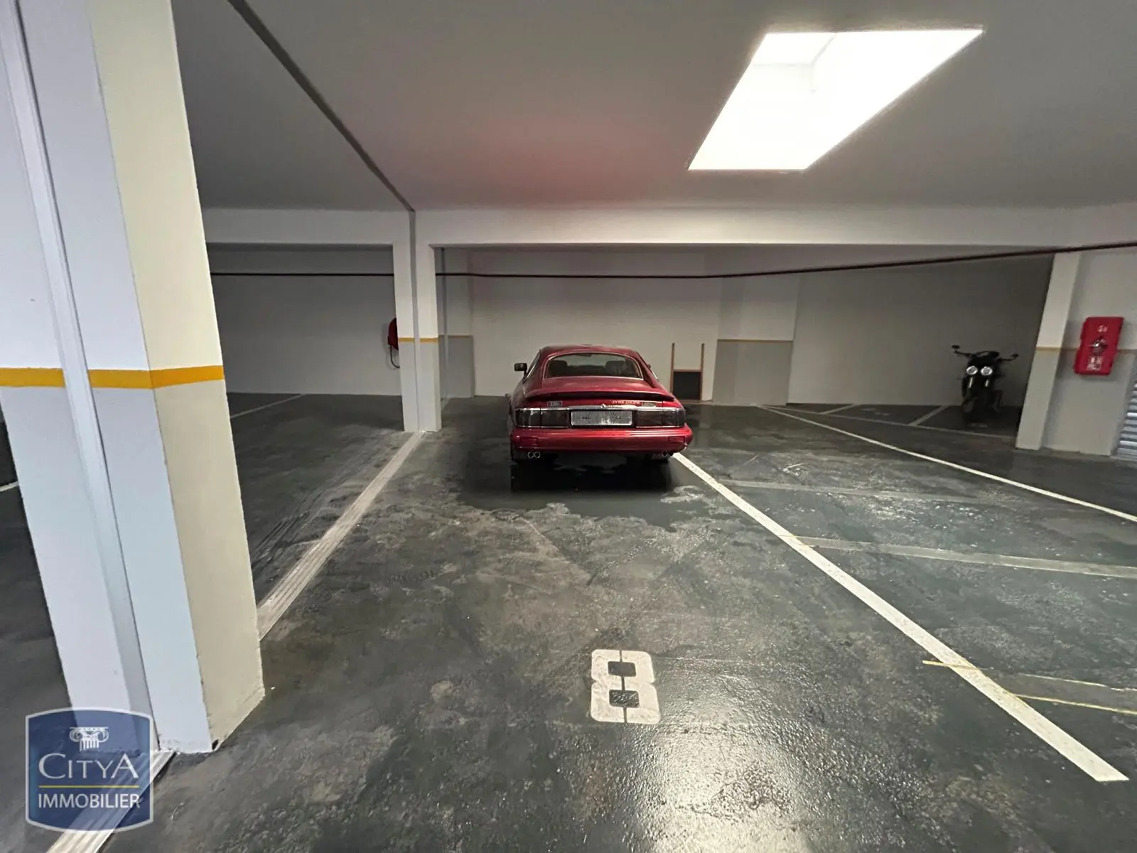 Photo 1 Parking