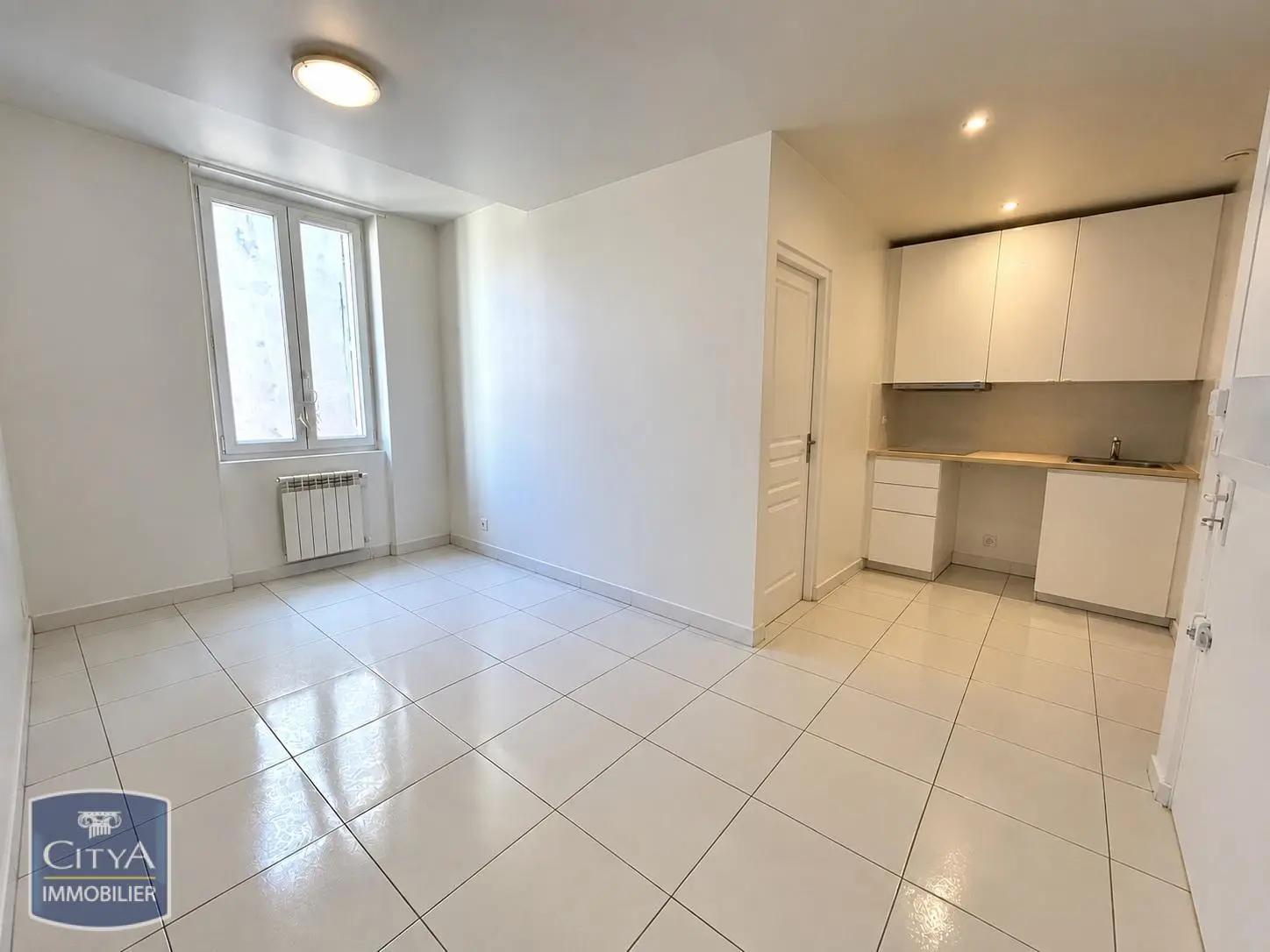 Photo 1 Appartement 1 pièce 26.9m²