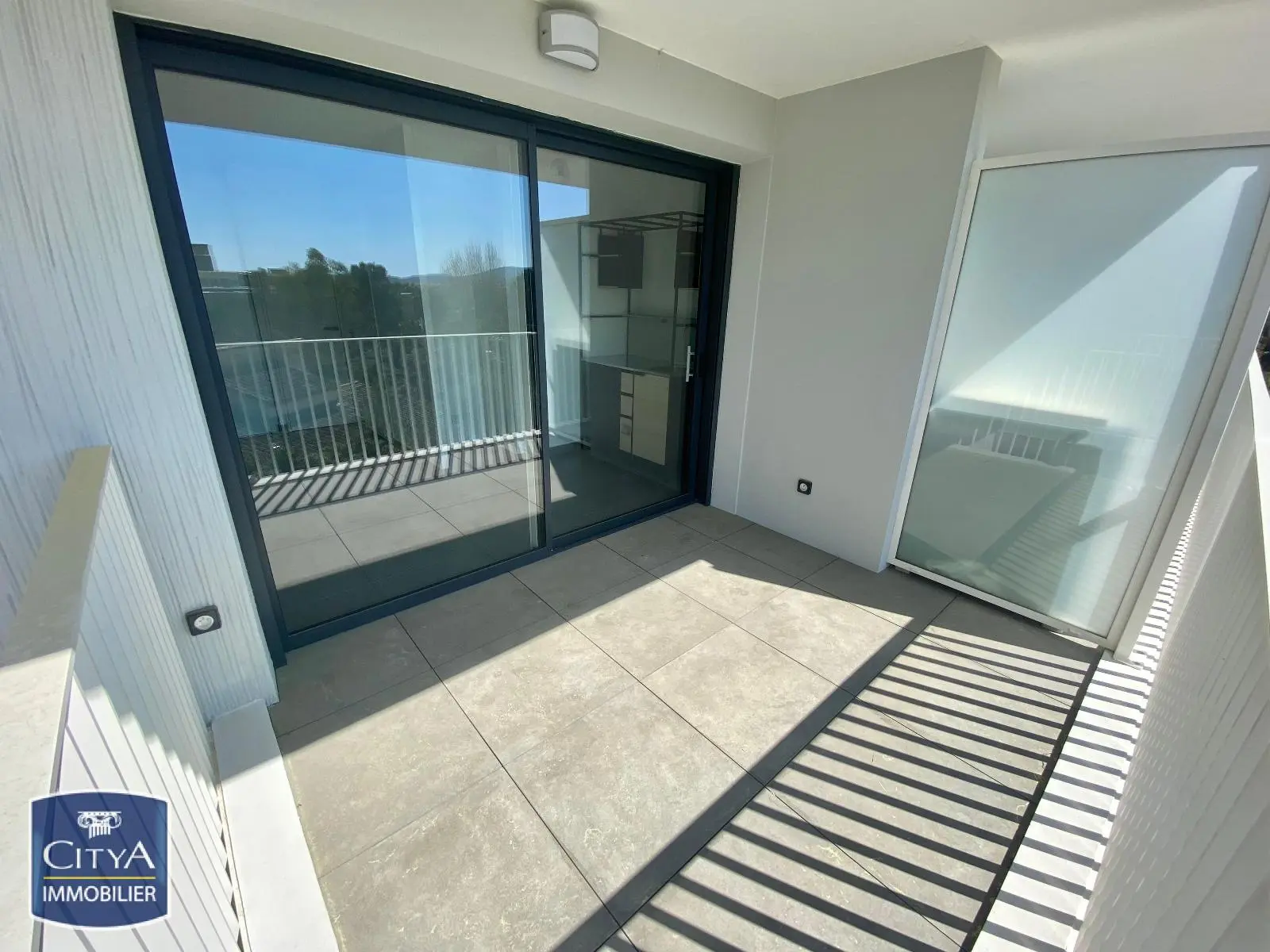 Photo 1 Appartement 1 pièce 27.99m²