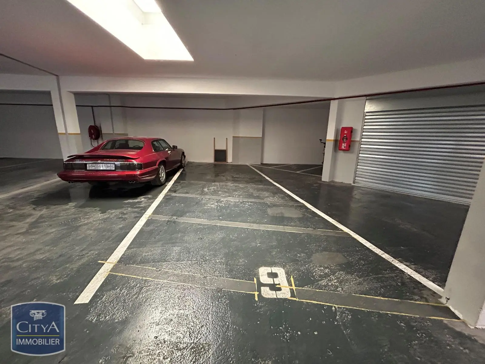 Photo 1 Parking