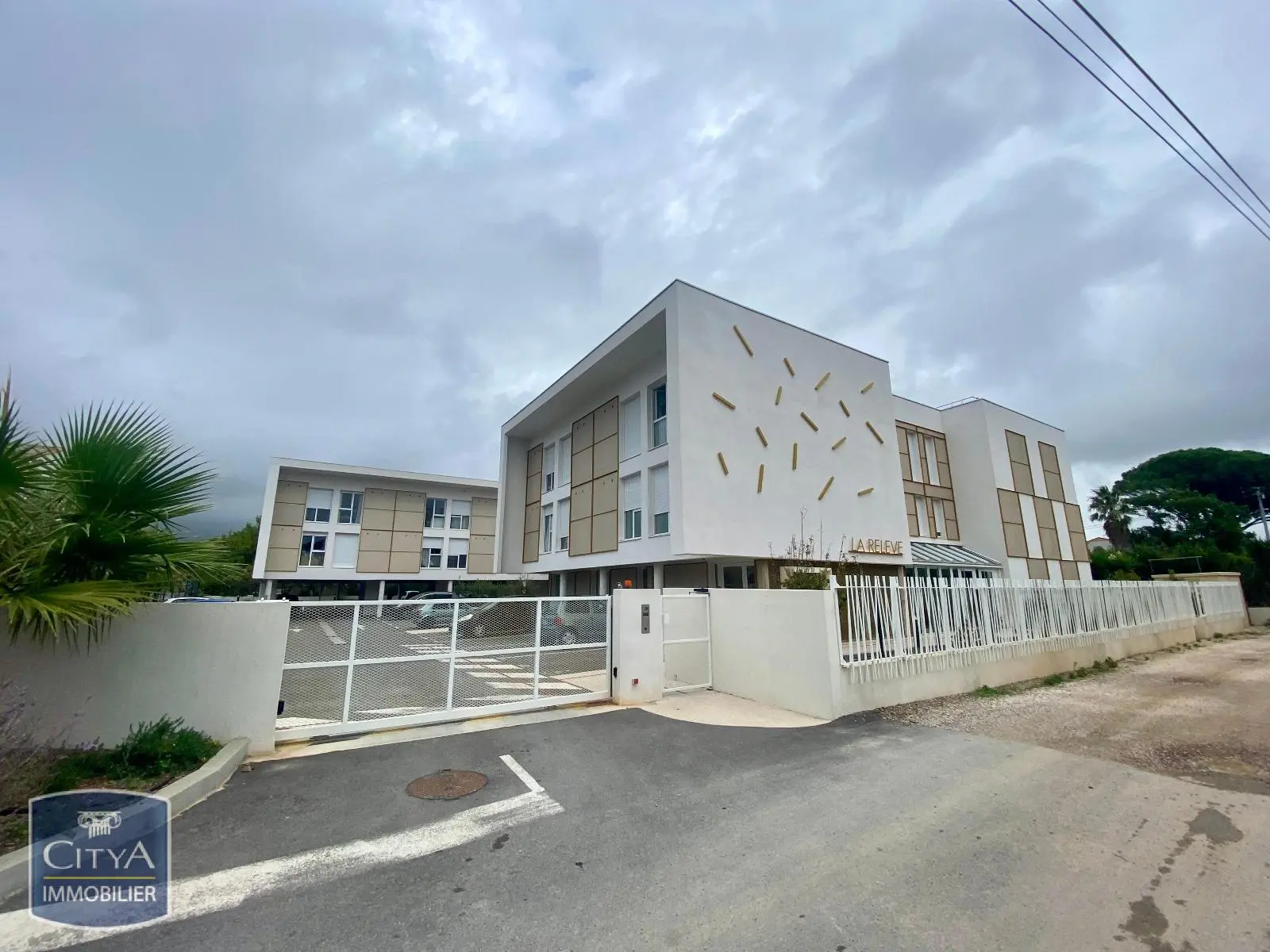 Photo 1 Appartement 1 pièce 35.18m²