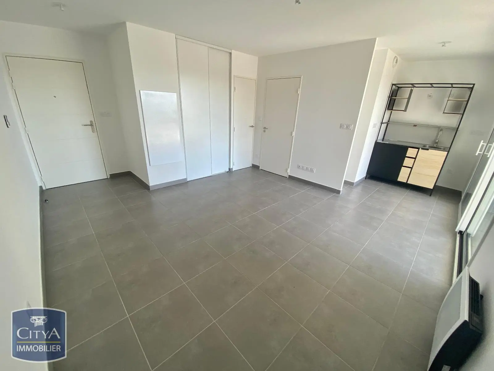 Photo 3 Appartement 1 pièce 27.99m²
