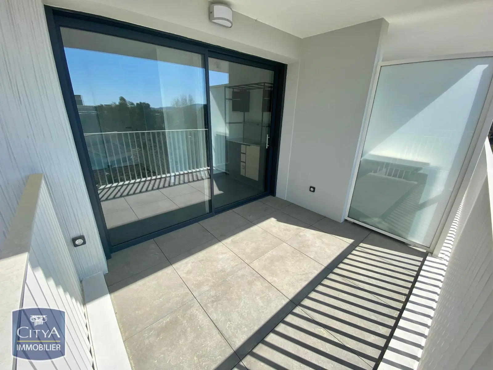 Photo 1 Appartement 1 pièce 27.99m²