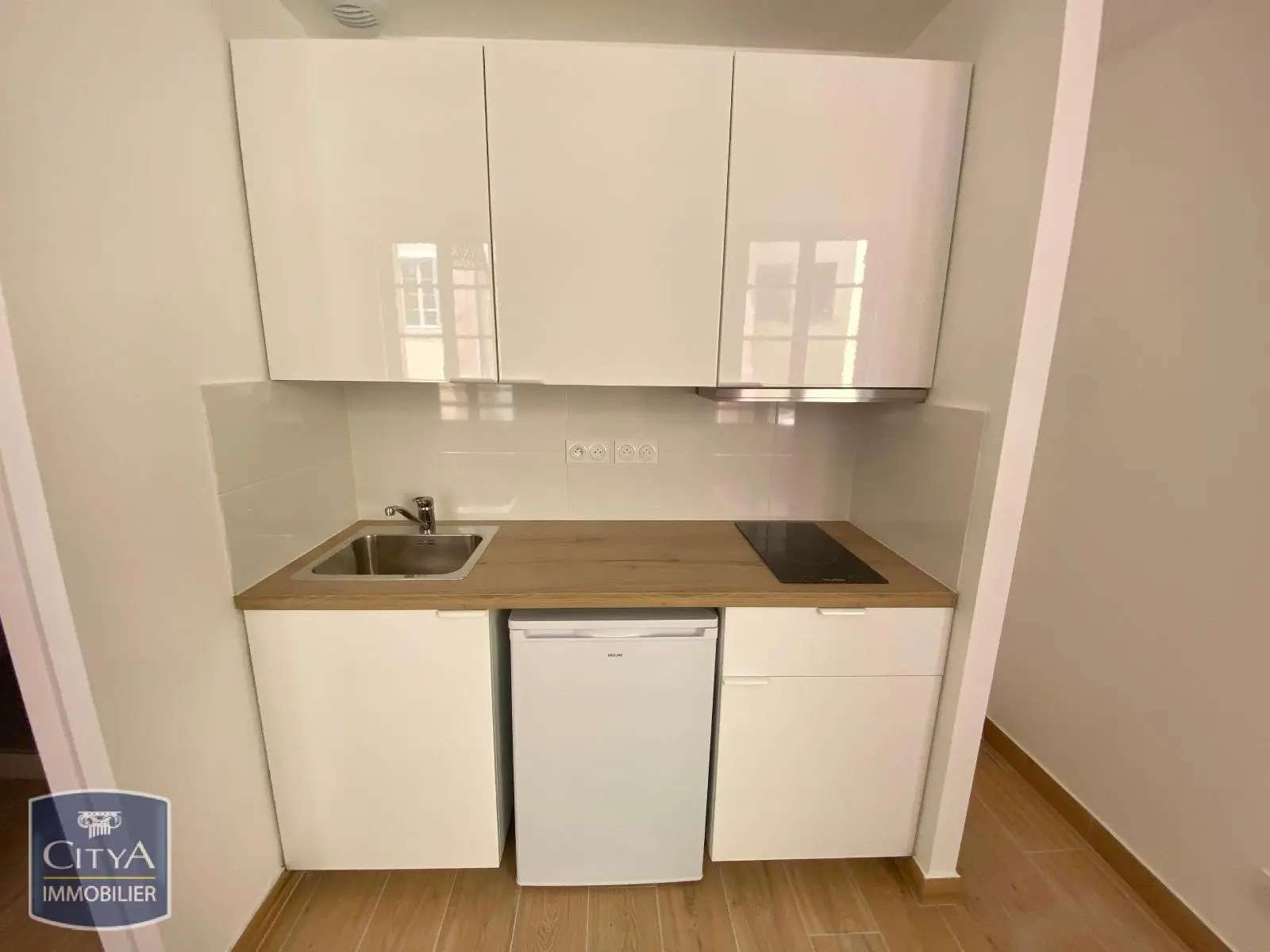 Photo 2 Appartement 1 pièce 18.3m²