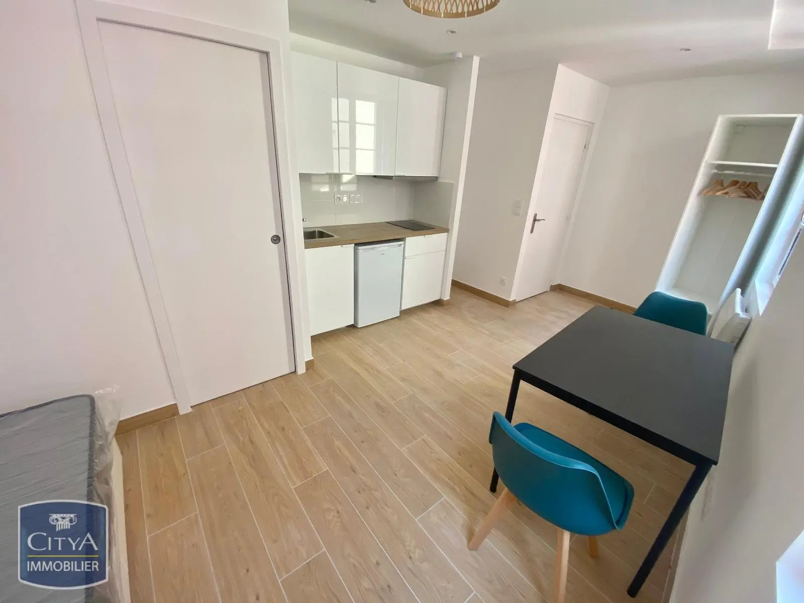 Photo 1 Appartement 1 pièce 18.3m²