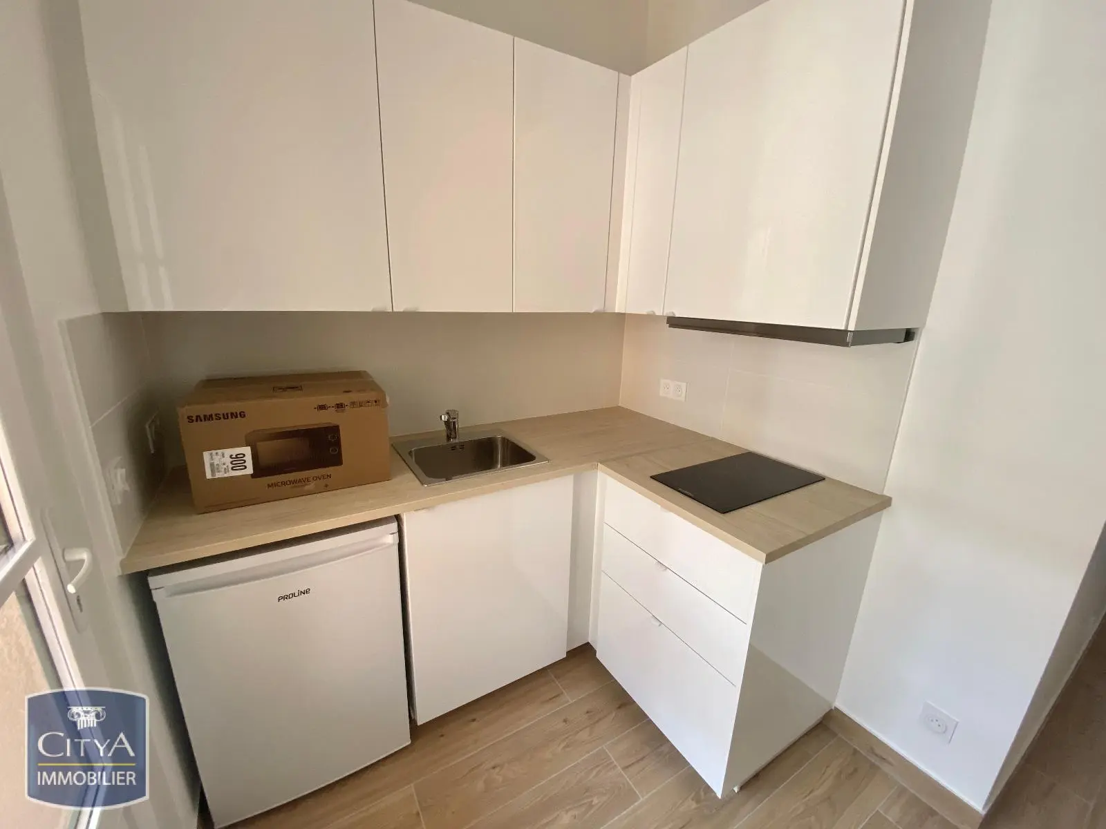 Photo 1 Appartement 1 pièce 21.4m²