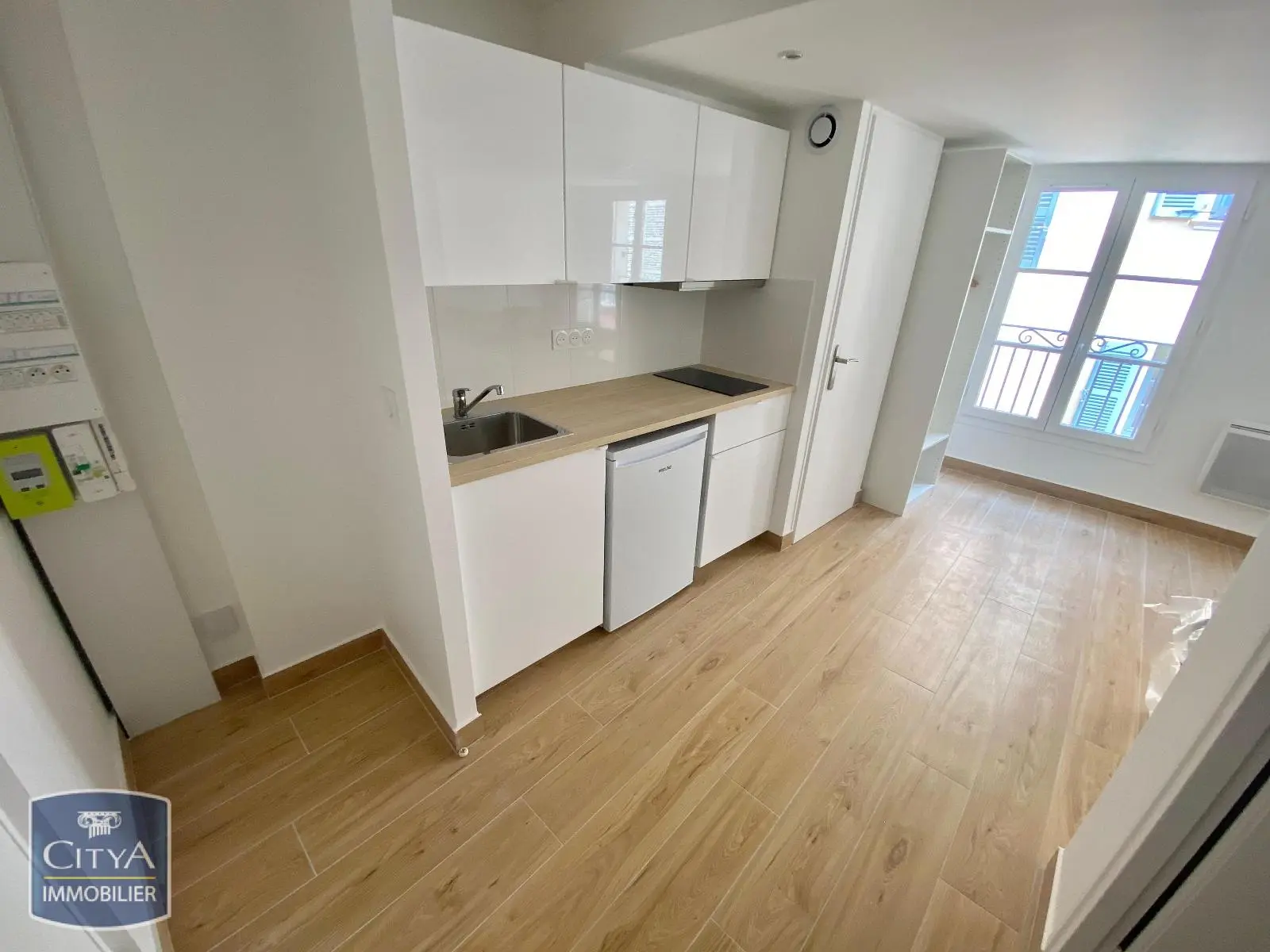 Photo 1 Appartement 1 pièce 21.8m²